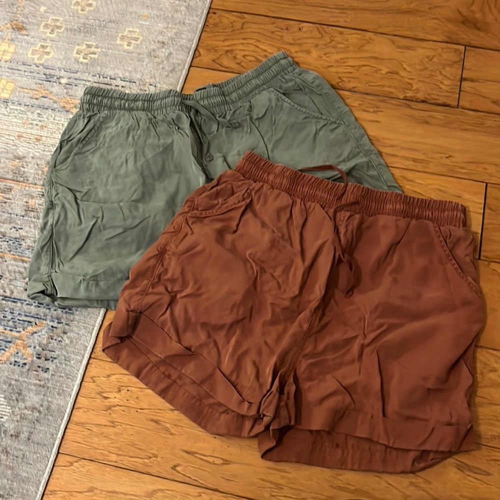 High-rise loose shorts